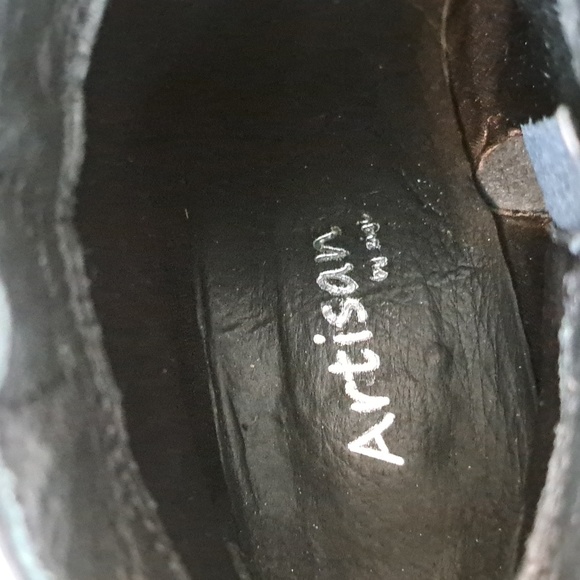 Leather side zip ankle booties - Picture 8 of 11